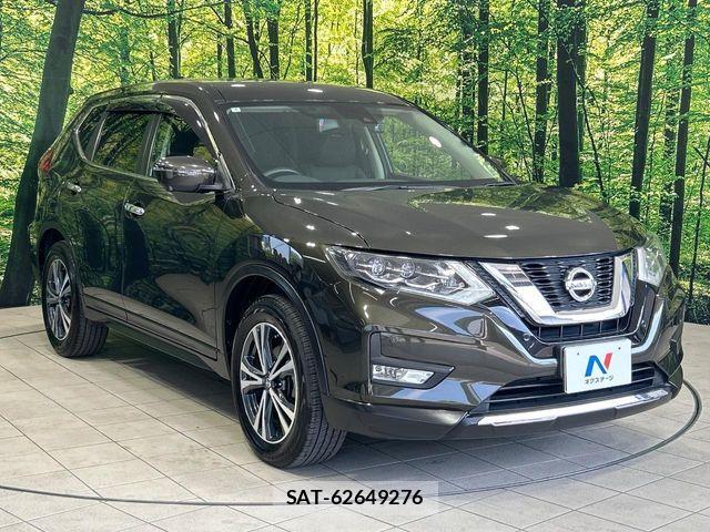 Nissan X-TRAIL 2018-03 8211140-15