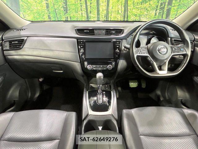 Nissan X-TRAIL 2018-03 8211140-1
