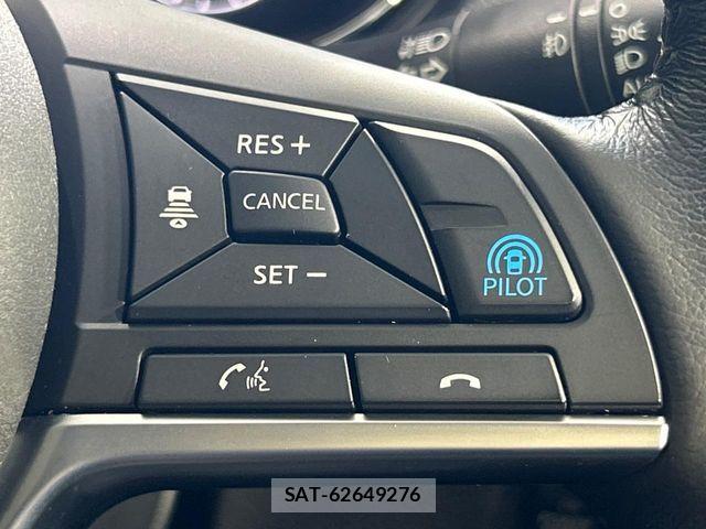Nissan X-TRAIL 2018-03 8211140-5