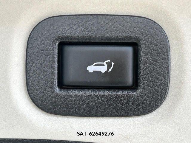 Nissan X-TRAIL 2018-03 8211140-7