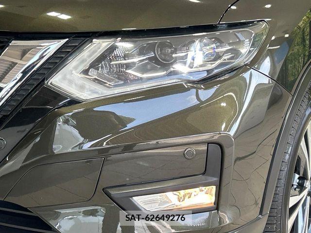 Nissan X-TRAIL 2018-03 8211140-8