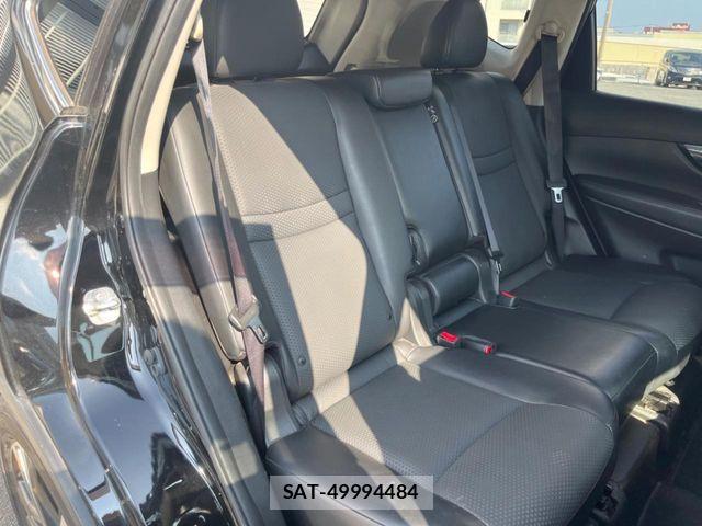 Nissan X-TRAIL 2018-06 8211138-9