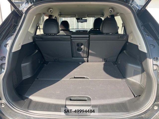 Nissan X-TRAIL 2018-06 8211138-10