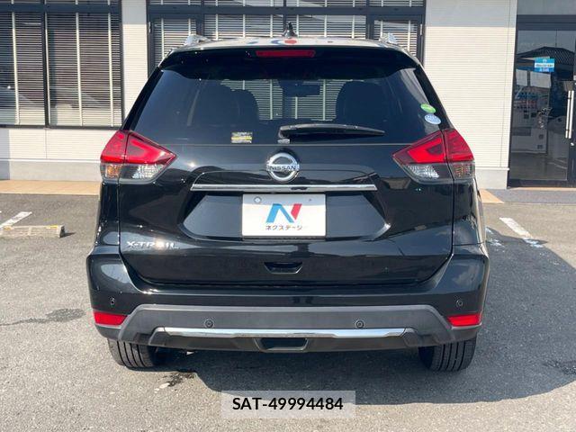 Nissan X-TRAIL 2018-06 8211138-15