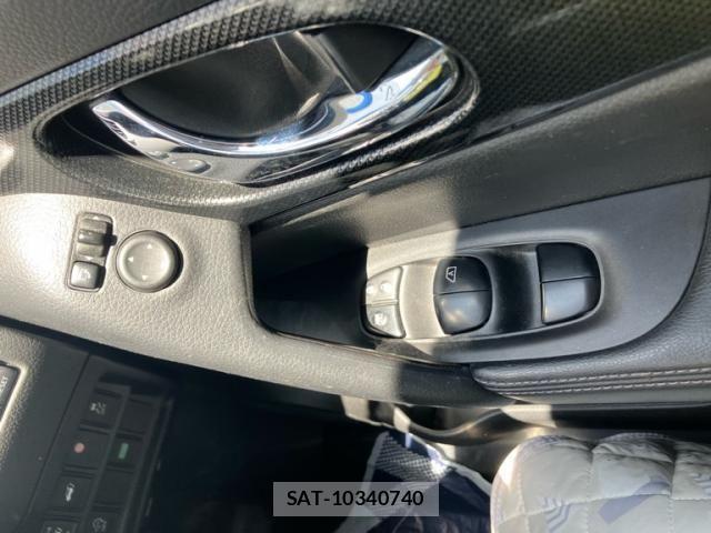 Nissan X-TRAIL 2015-12 8232514-15