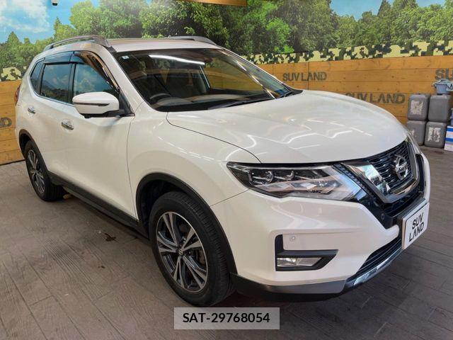 Nissan X-TRAIL 2018-03 8338613-15