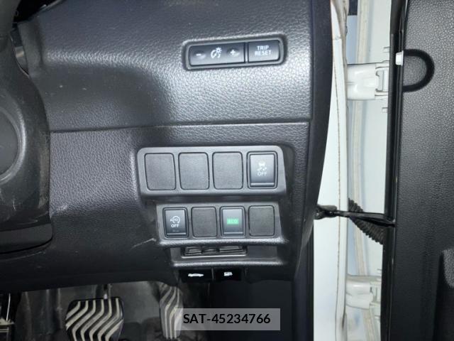 Nissan X-TRAIL 2014-10 8355935-14
