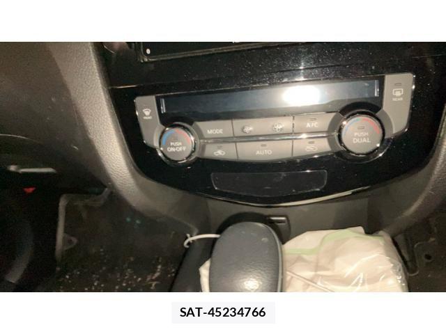 Nissan X-TRAIL 2014-10 8355935-17