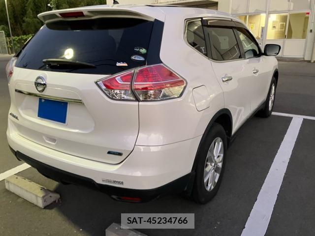 Nissan X-TRAIL 2014-10 8355935-1