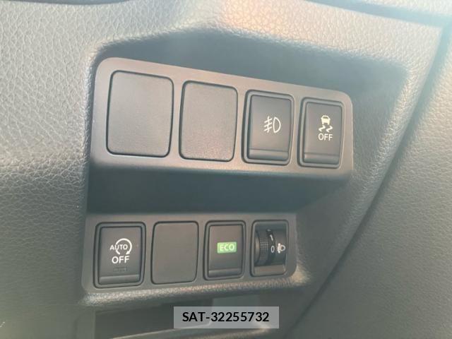 Nissan X-TRAIL 2014-03 8369930-25