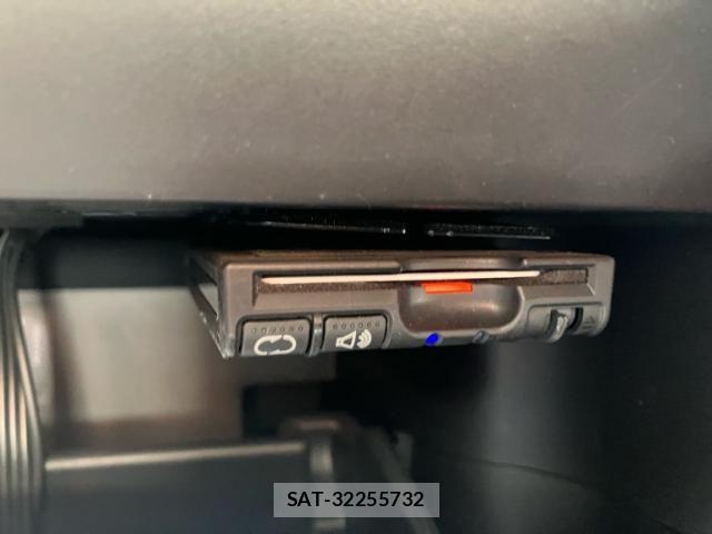 Nissan X-TRAIL 2014-03 8369930-26