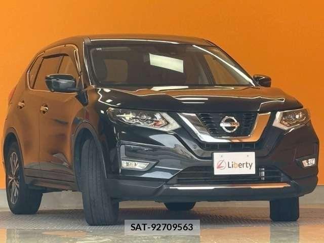 Nissan X-TRAIL 2017-12 8369924-12