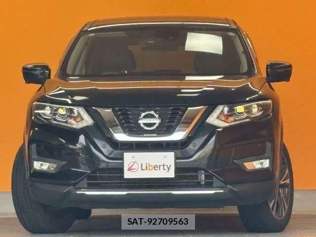 Nissan X-TRAIL 2017-12 8369924-13