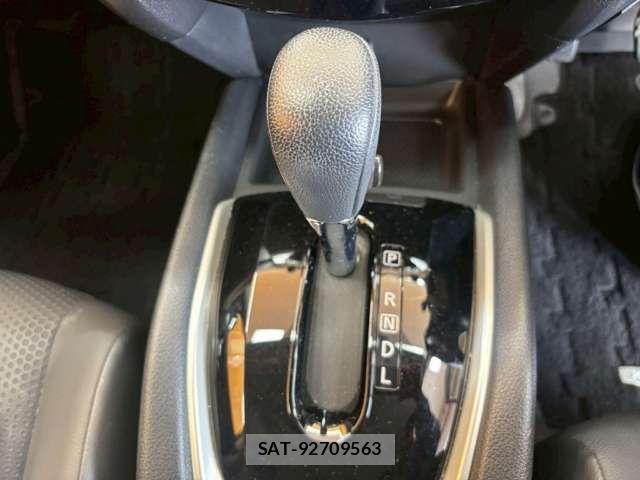 Nissan X-TRAIL 2017-12 8369924-18