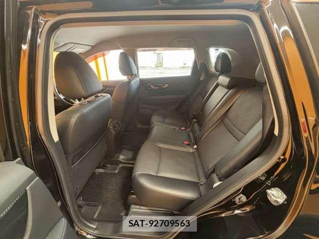 Nissan X-TRAIL 2017-12 8369924-19
