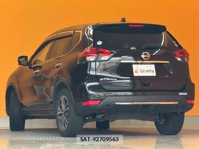Nissan X-TRAIL 2017-12 8369924-8