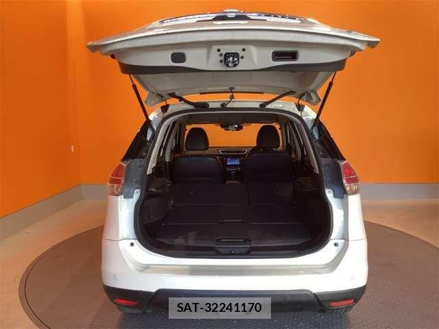 Nissan X-TRAIL 2016-09 8369926-17