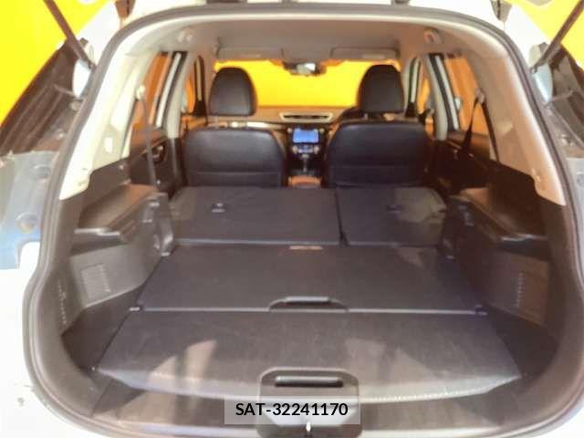 Nissan X-TRAIL 2016-09 8369926-18