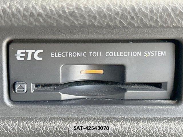 Nissan X-TRAIL 2014-09 8369927-4