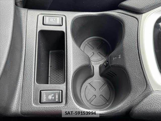 Nissan X-TRAIL 2015-11 8416015-27