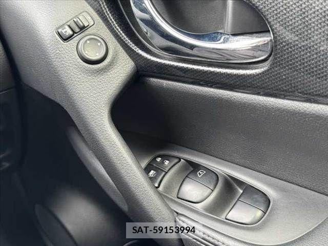 Nissan X-TRAIL 2015-11 8416015-28