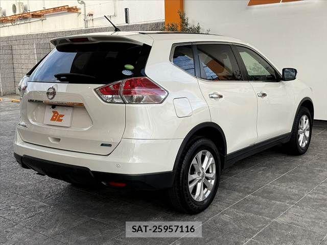 Nissan X-TRAIL 2016-07 8416023-14