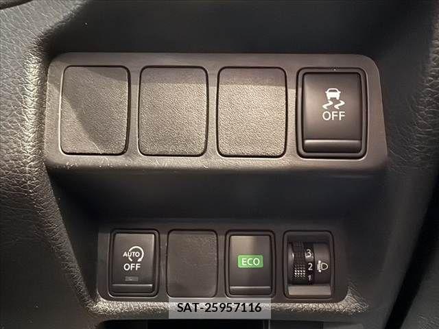 Nissan X-TRAIL 2016-07 8416023-6