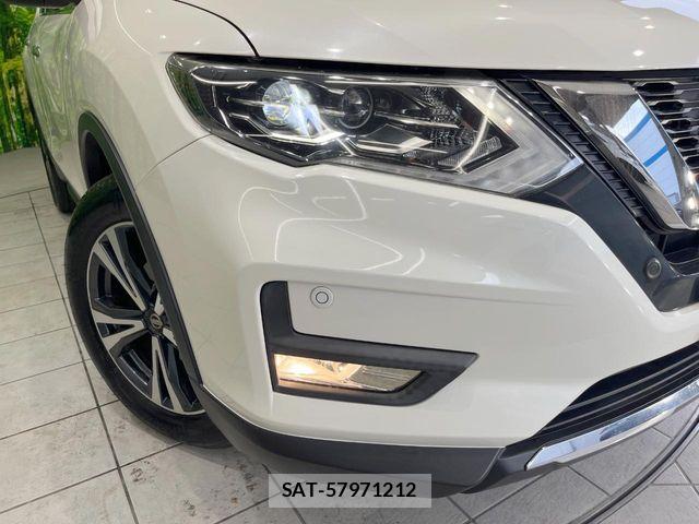 Nissan X-TRAIL 2017-09 8438752-11