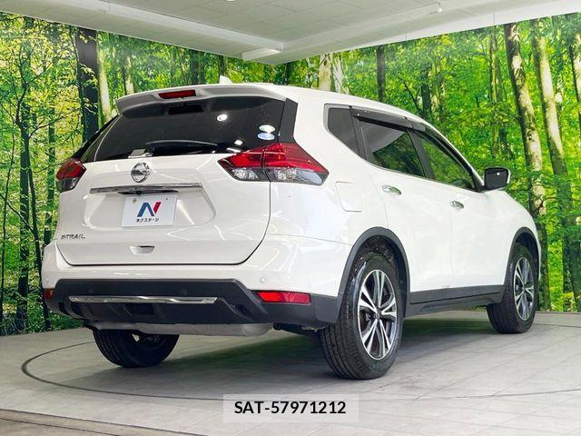 Nissan X-TRAIL 2017-09 8438752-16