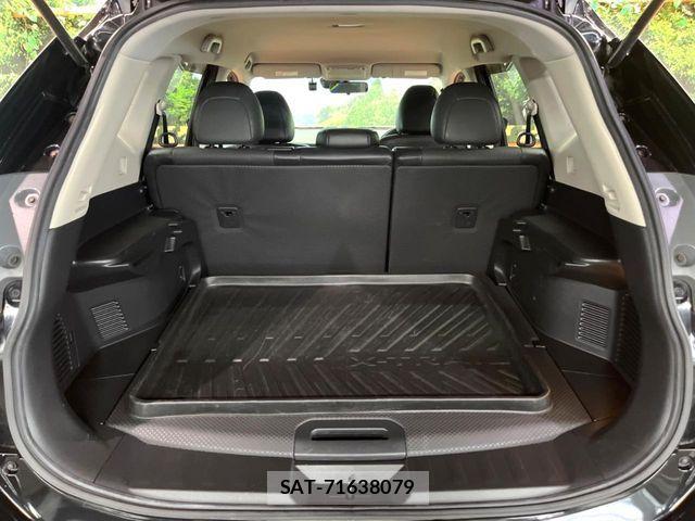 Nissan X-TRAIL 2015-12 8528389-11