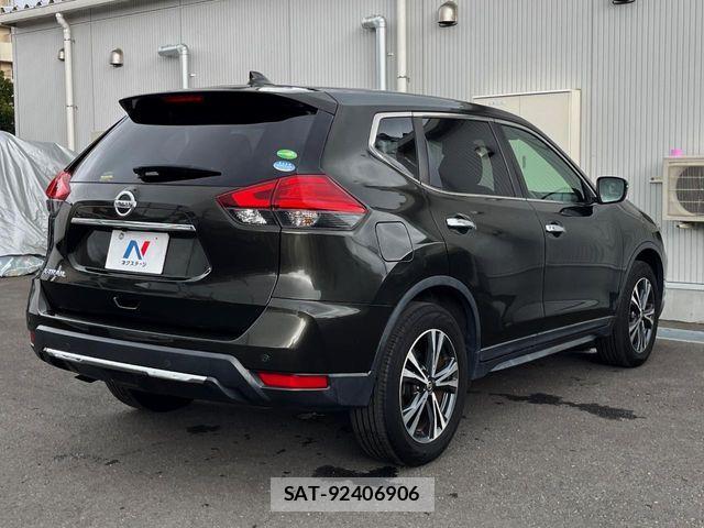 Nissan X-TRAIL 2018-12 8528385-16