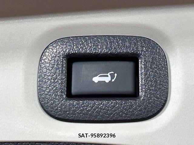 Nissan X-TRAIL 2016-03 8564190-5