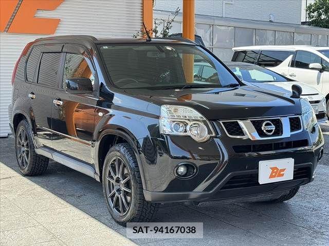 Nissan X-TRAIL 2013-10 8564192-9