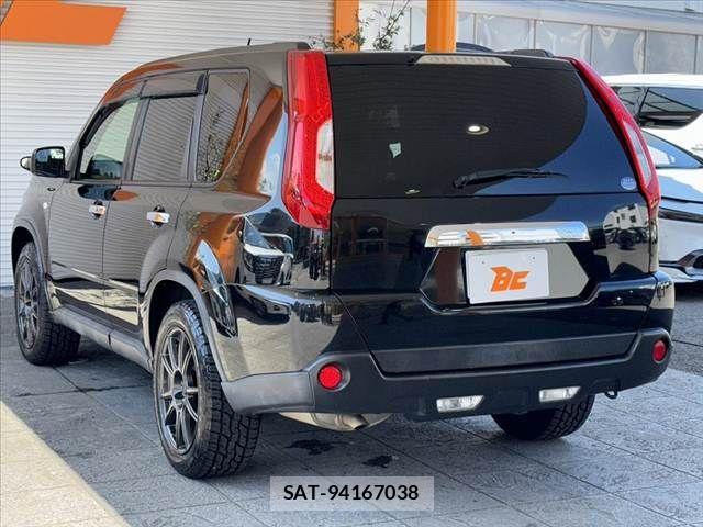 Nissan X-TRAIL 2013-10 8564192-14