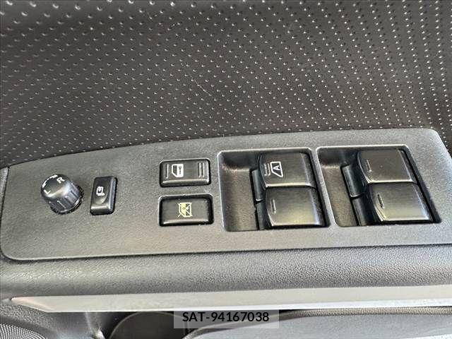 Nissan X-TRAIL 2013-10 8564192-27