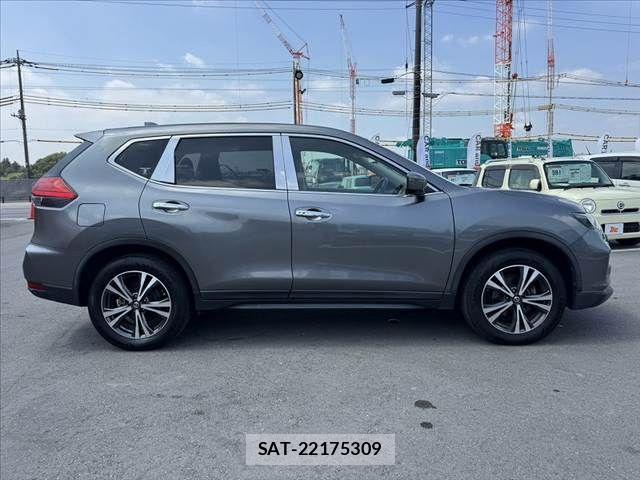 Nissan X-TRAIL 2018-03 8629931-11