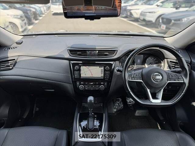 Nissan X-TRAIL 2018-03 8629931-1