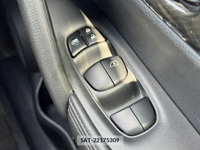 Nissan X-TRAIL 2018-03 8629931-25