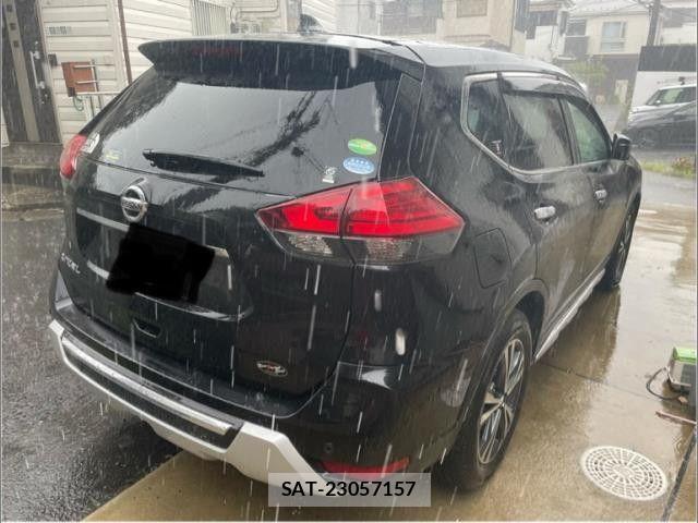Nissan X-TRAIL 2018-05 8629925-2