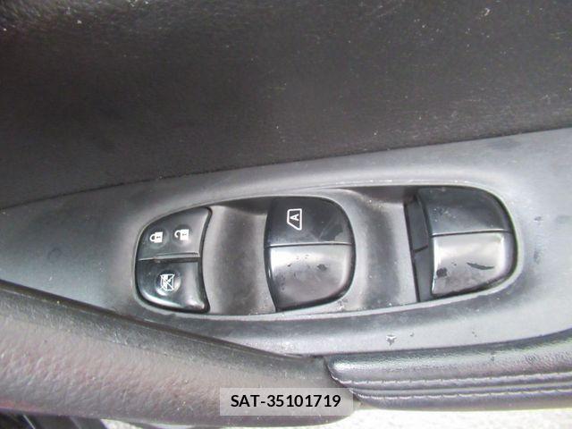 Nissan X-TRAIL 2017-03 8667202-23
