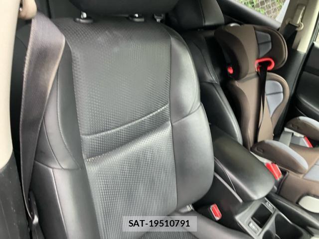 Nissan X-TRAIL 2016-03 8747016-10