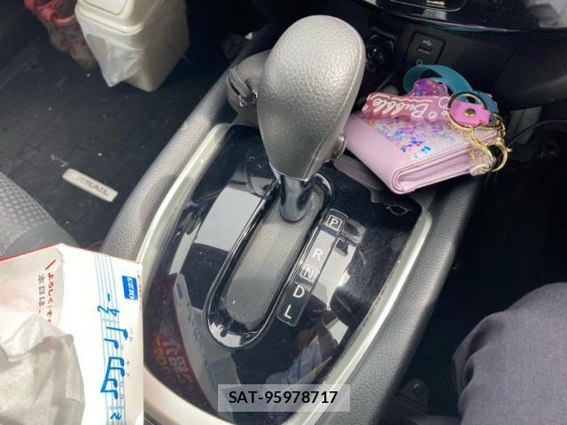 Nissan X-TRAIL 2018-04 8747011-21