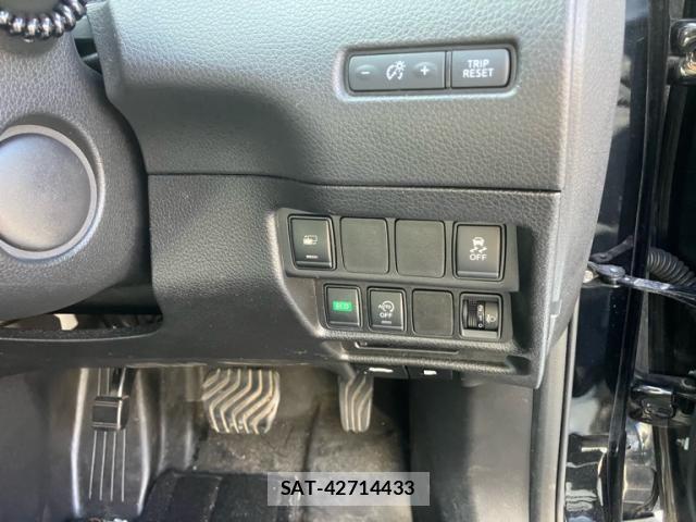 Nissan X-TRAIL 2017-12 8747014-11