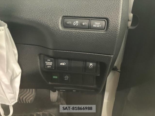 Nissan X-TRAIL 2018-05 8747013-12