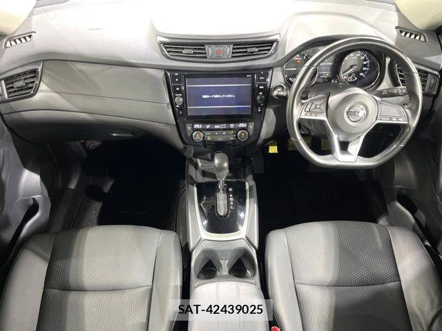 Nissan X-TRAIL 2017-08 8782724-1