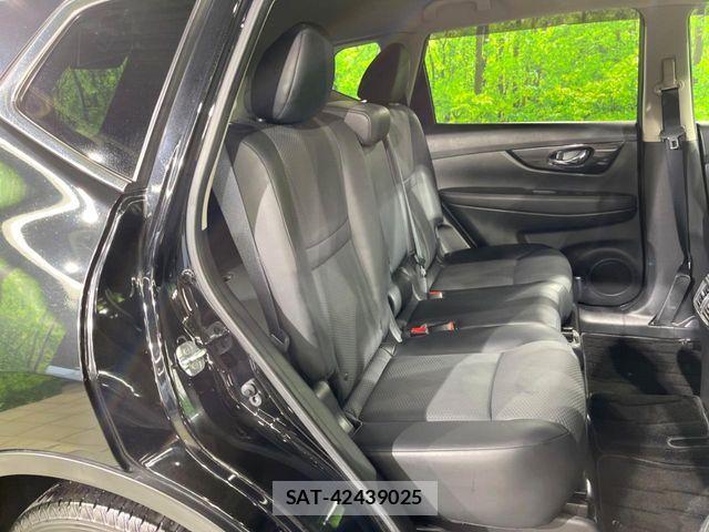 Nissan X-TRAIL 2017-08 8782724-8
