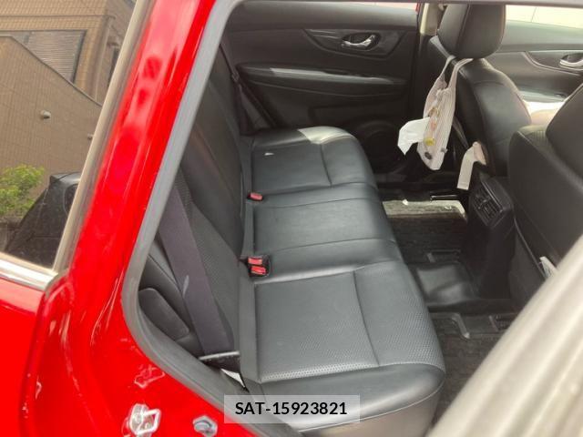 Nissan X-TRAIL 2016-04 8782726-11
