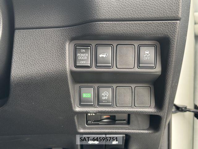 Nissan X-TRAIL 2018-03 8782725-15
