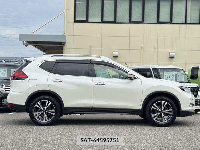 Nissan X-TRAIL 2018-03 8782725-4