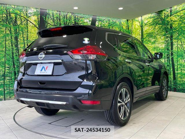 Nissan X-TRAIL 2018-06 8832635-16